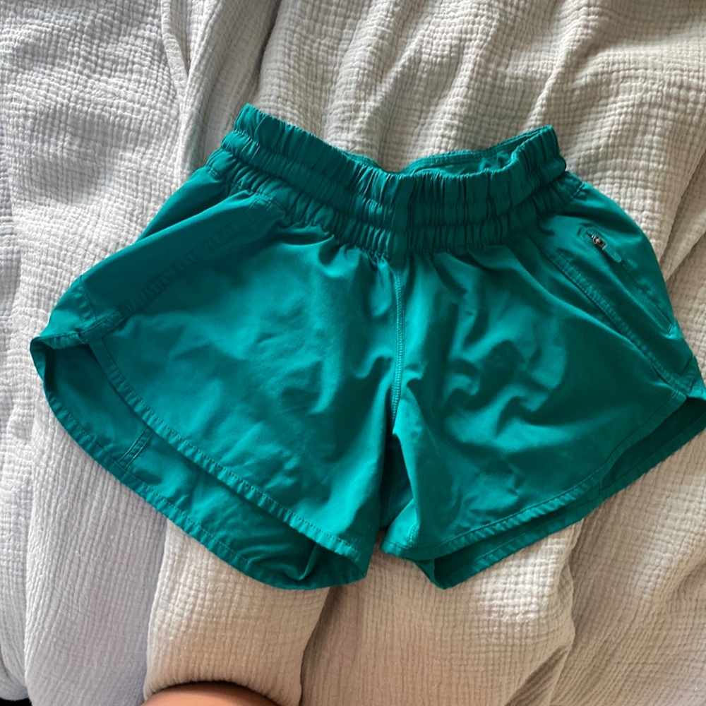 Lululemon tracker short mid rise